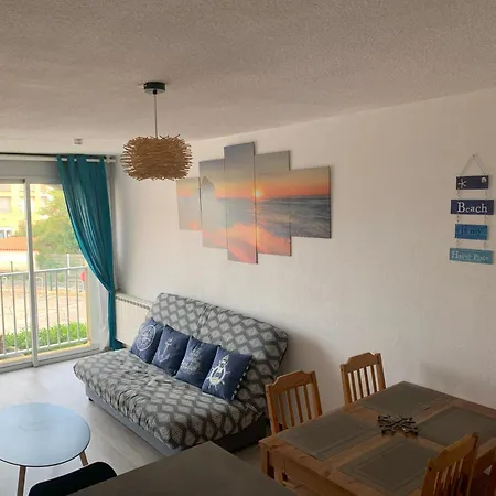 Joli Proche Du Môle